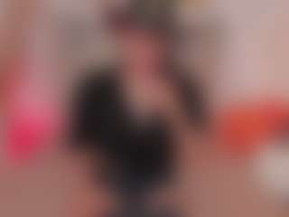 Live cam show with AnnaaBrooks - Middle Aged on Camsoda