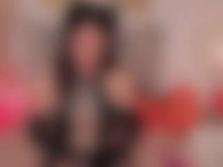 Live cam show with AnnaaBrooks - Squirt MILF on Dare Cams