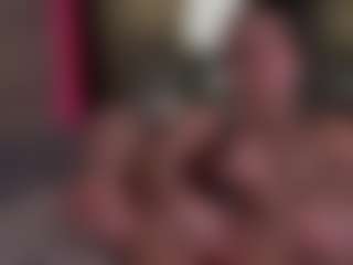 Live cam show with GwenAir - Brown Hair on TeamSkeetLive