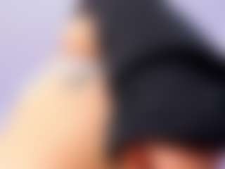 Live cam show with LioraVelvetC - Oil on Uber Horny