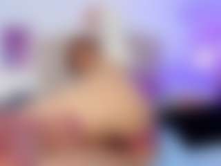 Live cam show with LioraVelvetC - Oil on alttransgirls