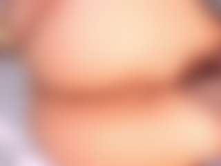 Live cam show with LunaAspenn - Skinny on Lustler