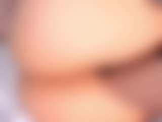 Live cam show with LunaAspenn - Athletic on LiveSexCams6