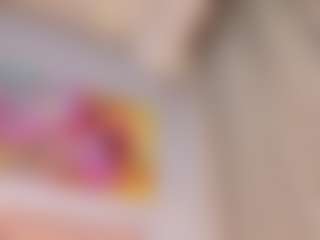 Live cam show with LunaAspenn - Skinny on Hubzter Live