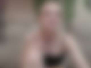 Live cam show with MeganLora9 - Petite on TeamSkeetLive