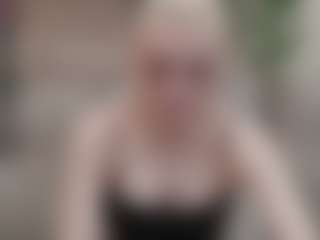 Live cam show with MeganLora9 - Thong on Free Soda