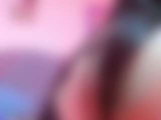 naya-10 MILF webcam performer live streaming