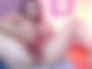 naya-10 MILF webcam performer live streaming