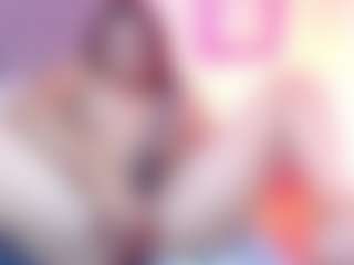 naya-10 MILF webcam performer live streaming