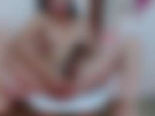 naya-10 MILF webcam performer live streaming