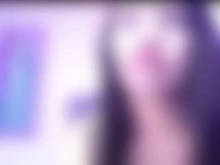 naya-10 MILF webcam performer live streaming