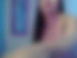 naya-10 MILF webcam performer live streaming