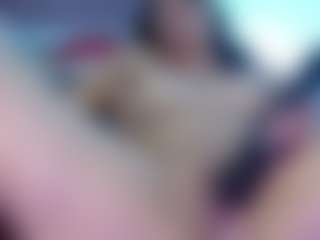 naya-10 MILF webcam performer live streaming