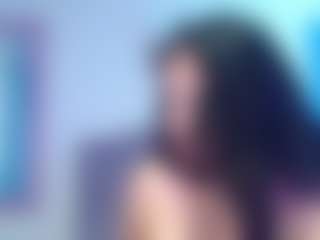 naya-10 MILF webcam performer live streaming