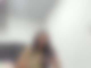 naya-10 MILF webcam performer live streaming