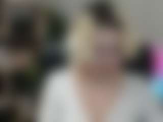 Live cam show with SweetLilyxo - Brown Eyes Blonde Hair on Camming Site