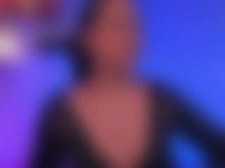 Live cam show with Mia - Dirty Talk on Camming Site
