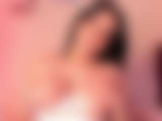 Live cam show with Amara - Thick on CamwithHer