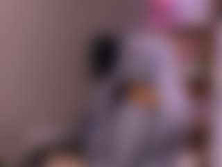 Live cam show with HerlindaVanvuren - Huge on Camsoda