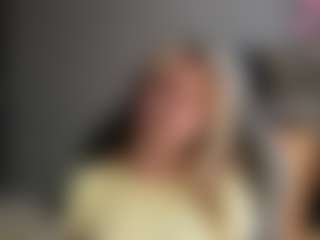 Live cam show with HerlindaVanvuren - Athletic Middle Aged on ObeyMaria