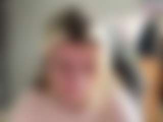 Live cam show with HerlindaVanvuren - College Brown Hair on xblisslive.com