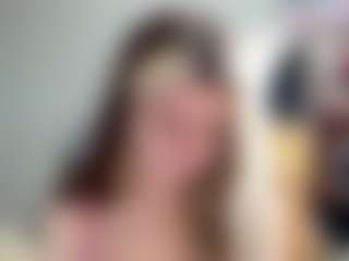 Live cam show with HerlindaVanvuren - Middle Aged on Camsoda