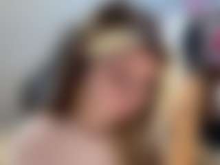 Live cam show with HerlindaVanvuren - Bikini on Milfs Live