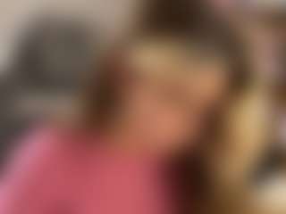 Live cam show with HerlindaVanvuren - Cute on Camsoda