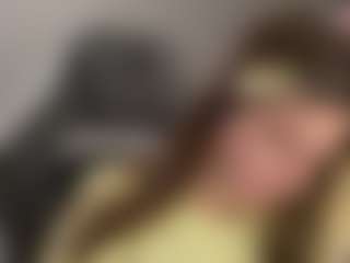 Live cam show with HerlindaVanvuren - Athletic Middle Aged on Camiplay Live