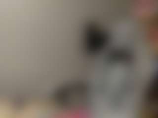 Live cam show with HerlindaVanvuren - Brown Hair on xplaylive.com