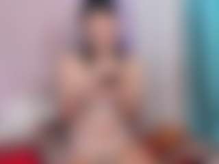 Live cam show with isabela-lovestore - Smoking on https://playwithruby.com