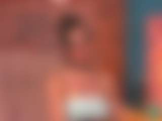 Live cam show with queendiabla - Striptease MILF on SquirtSoMuch