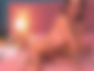 Live cam show with queendiabla - Skinny MILF on Camming Site