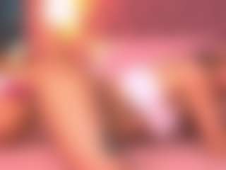 Live cam show with queendiabla - Middle Aged on livesuperchat.net