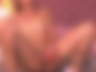 Live cam show with queendiabla - Fingering MILF on Camsoda