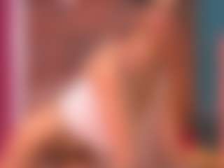 Live cam show with queendiabla - Public MILF on Dare Cams