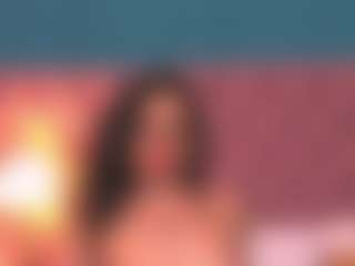 Live cam show with queendiabla - Striptease MILF on Dolls Live