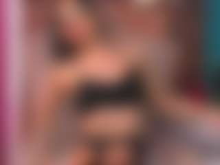Live cam show with queendiabla - Spy Petite on Camsoda