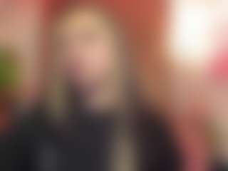 Live cam show with GiselleLaurens - Blonde Hair on Latina Girls