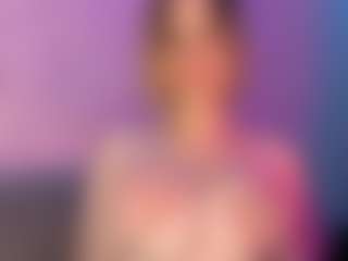 Live cam show with HienLeggans - Blonde Hair on chickslive.net