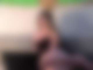 Live cam show with HienLeggans - Joi on Camsoda