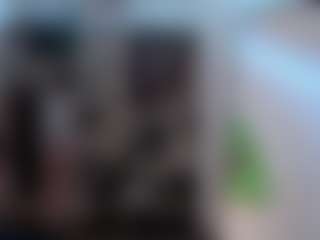 Live cam show with HienLeggans - Blue Eyes on Free Soda