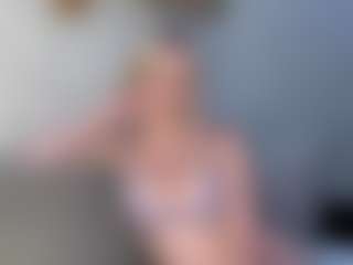 Live cam show with HienLeggans - Tattoos Blonde Hair on AdultVida.com