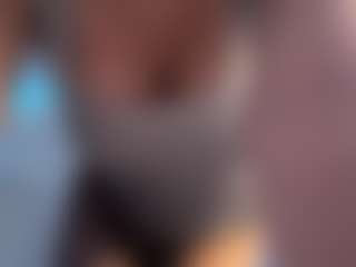 Live cam show with HienLeggans - Joi on wildcum.com