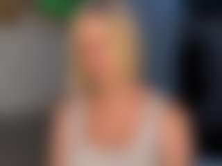 Live cam show with HienLeggans - Blue Eyes on Strip Flash - Live Sex Shows