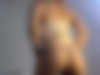 Live cam show with HienLeggans - Athletic Young Adult on https://playwithruby.com
