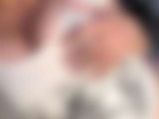 Live cam show with HienLeggans - Blue Eyes on slutload