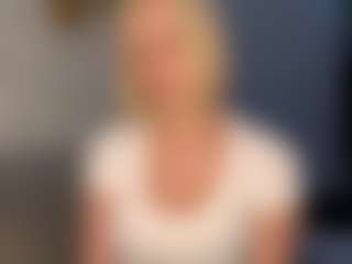 Live cam show with HienLeggans - Blue Eyes on xxxlivecams.org