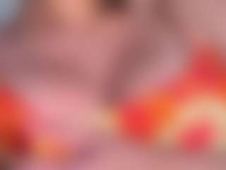 Live cam show with HienLeggans - Blonde Hair Curvy on fapnchat