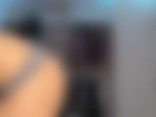 Live cam show with HienLeggans - Blue Eyes on liverealitysex.com